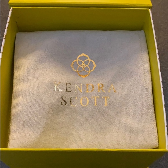 Last 1! NEW Kendra Scott Rae necklace - Picture 6 of 7